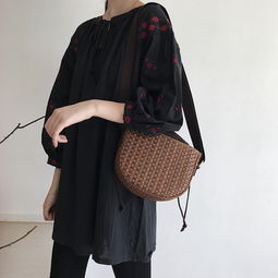 轉(zhuǎn)角1號(hào)精品女裝店 秋季新風(fēng)尚，韓版娃娃裙演繹溫柔浪漫